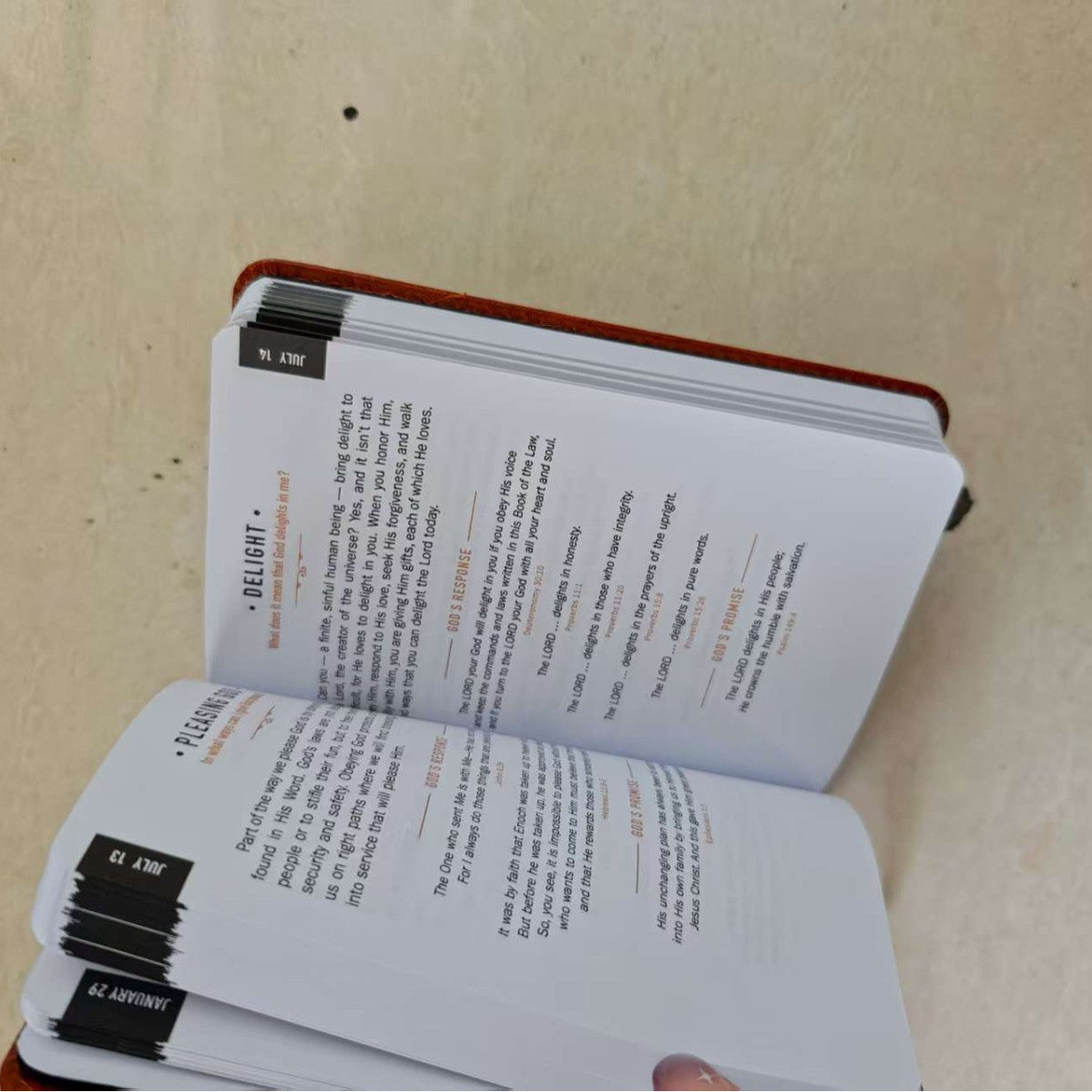 60 Seconds With God | 365-Day Daily Devotional For Men